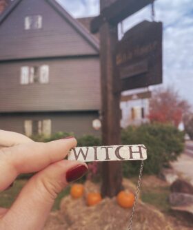 Witch bar necklace