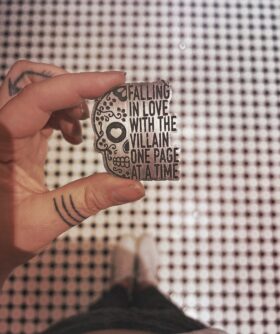 Falling in love with the villain Necklace